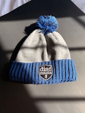 Discmania Two-Tone Gray & Blue Pom Beanie
